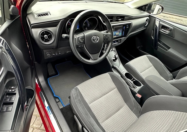 Toyota Auris cena 59900 przebieg: 100400, rok produkcji 2017 z Stąporków małe 781